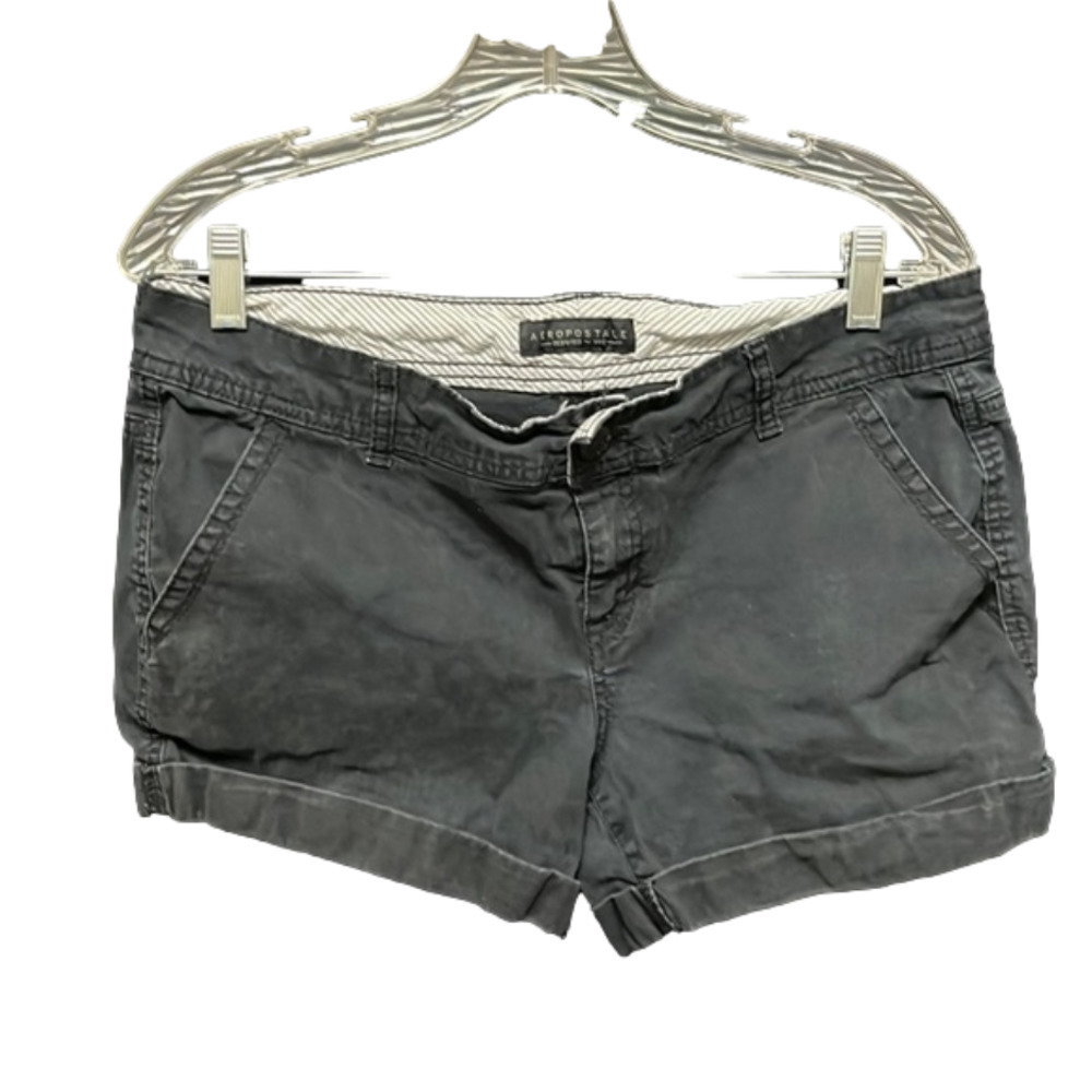 AEROPOSTALE- black midi twill shorts
